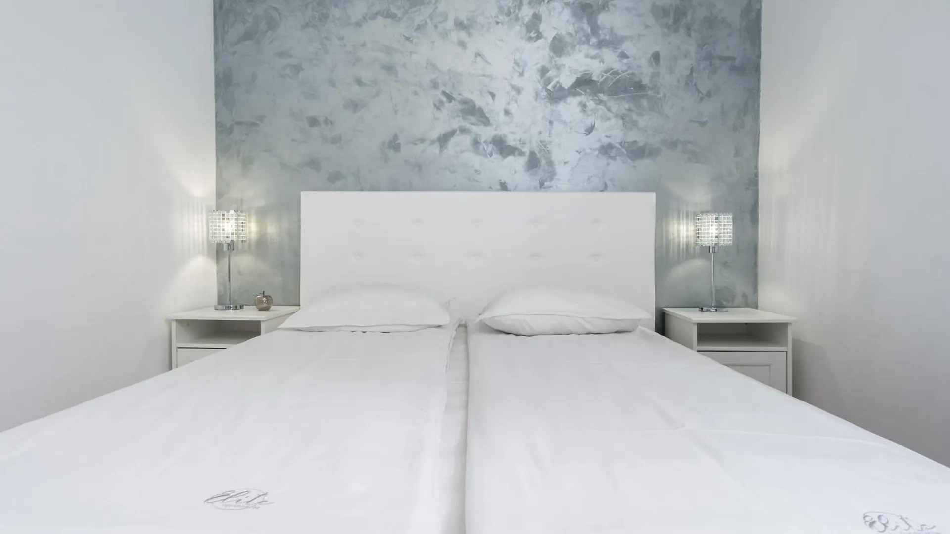 Elite Apartments Ogarna Suites Old Town